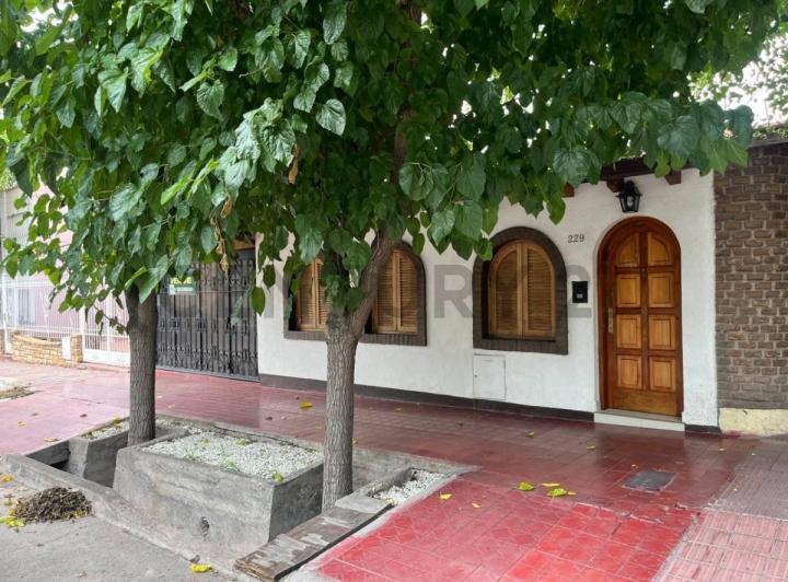 Casa · 205m² · 3 Dormitorios · 1 Cochera