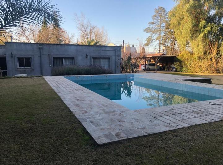 Casa · 170m² · 6 Ambientes · 3 Cocheras