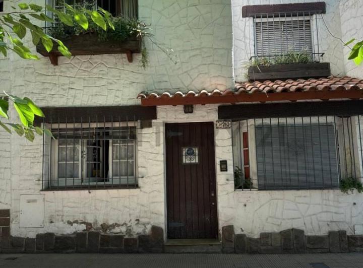 Casa · 320m² · 8 Ambientes