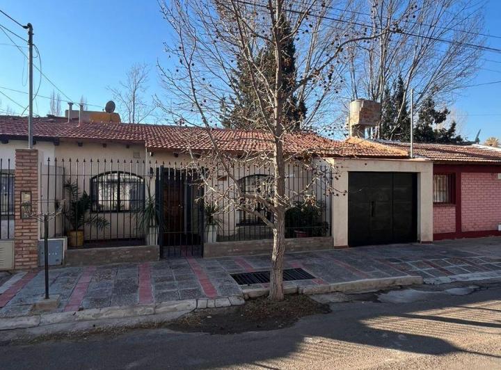 Casa · 120m² · 6 Ambientes