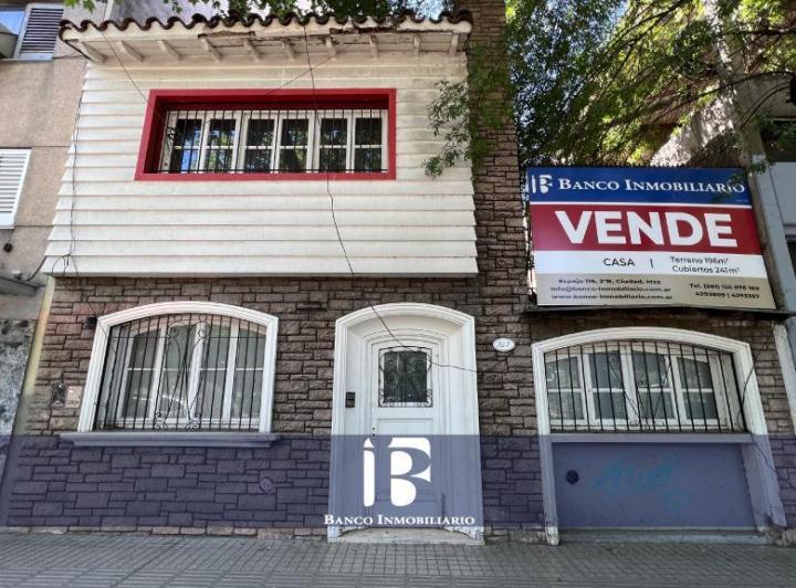 Casa · 241m² · 9 Ambientes