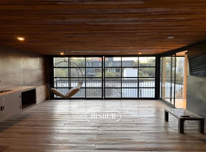 Casa · 280m² · 6 Ambientes · 2 Cocheras