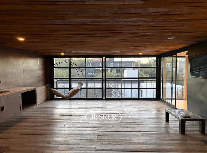 Casa · 280m² · 6 Ambientes · 2 Cocheras