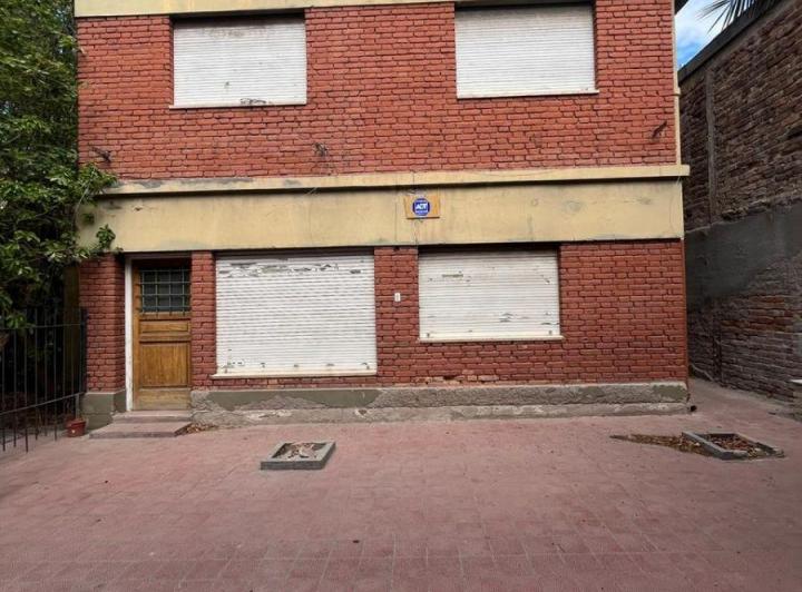 Casa · 147m² · 7 Ambientes · 1 Cochera
