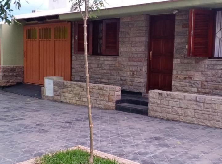 Casa · 185m² · 2 Dormitorios · 1 Cochera