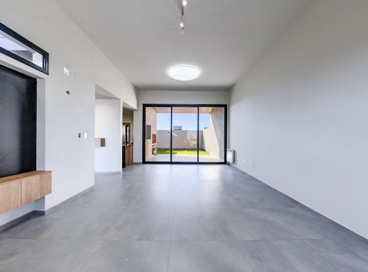 Casa · 160m² · 3 Ambientes · 2 Cocheras