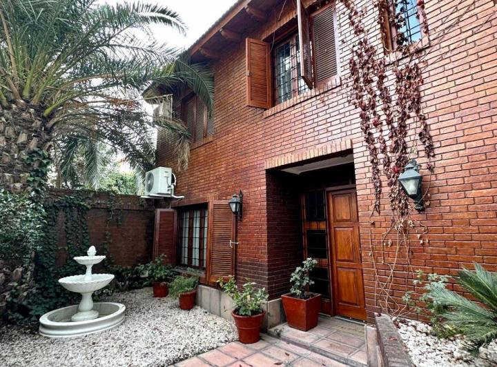 Casa · 450m² · 7 Ambientes · 3 Cocheras