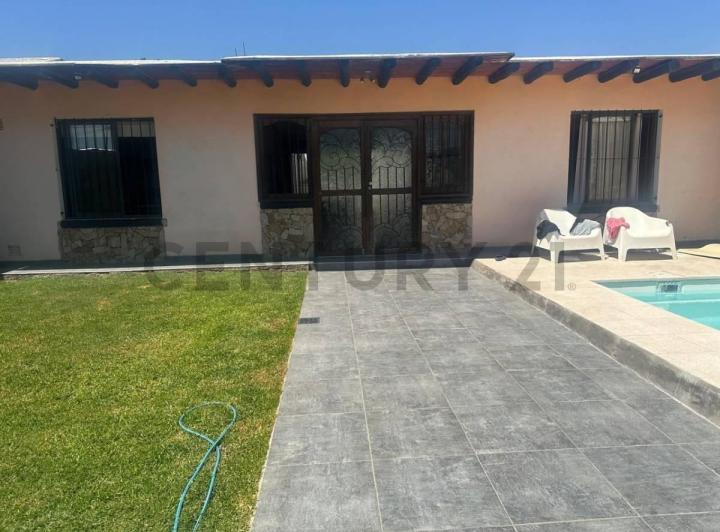 Casa · 180m² · 5 Ambientes · 1 Cochera