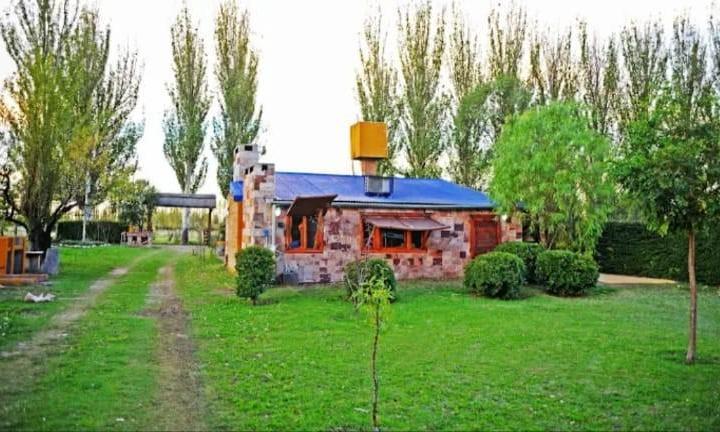 Casa · 180m² · 5 Ambientes · 4 Cocheras