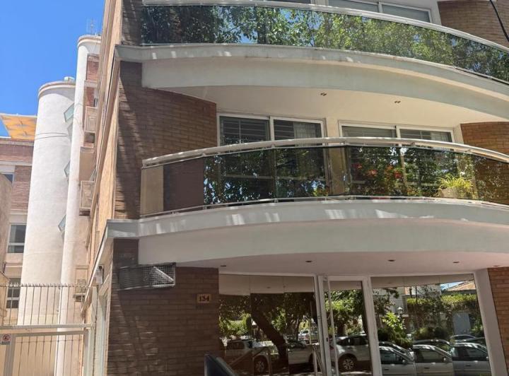 Departamento · 83m² · 4 Ambientes · 1 Cochera