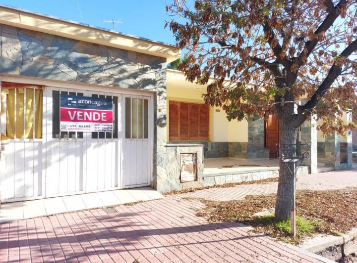 Casa · 200m² · 7 Ambientes · 1 Cochera