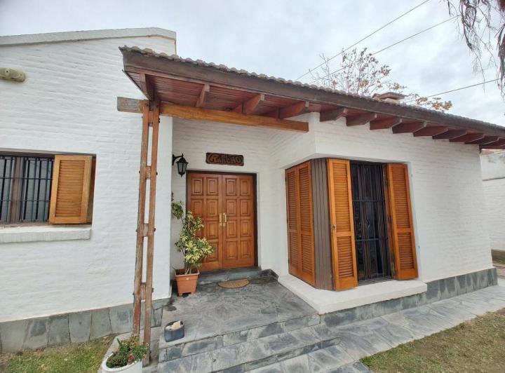 Casa · 377m² · 5 Ambientes · 3 Cocheras