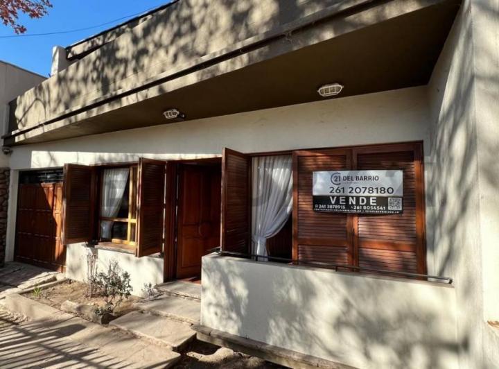 Casa · 350m² · 10 Ambientes · 2 Cocheras