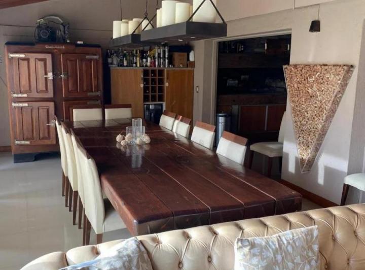 Casa · 300m² · 4 Ambientes