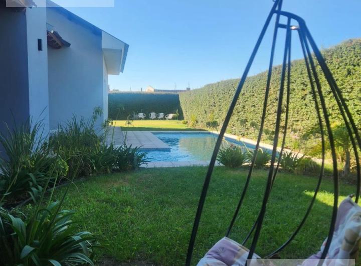 Casa · 200m² · 2 Dormitorios · 2 Cocheras