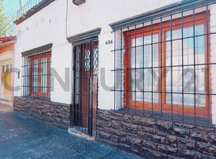 Casa · 194m² · 6 Ambientes · 1 Cochera