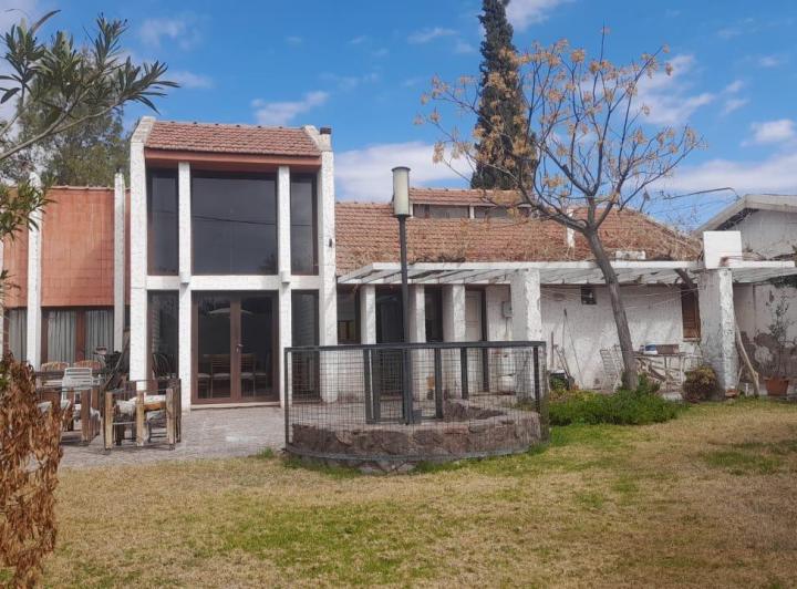 Casa · 142m² · 4 Ambientes · 1 Cochera