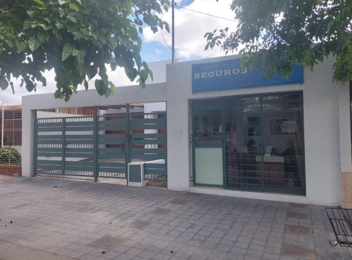 Casa · 200m² · 7 Ambientes · 2 Cocheras