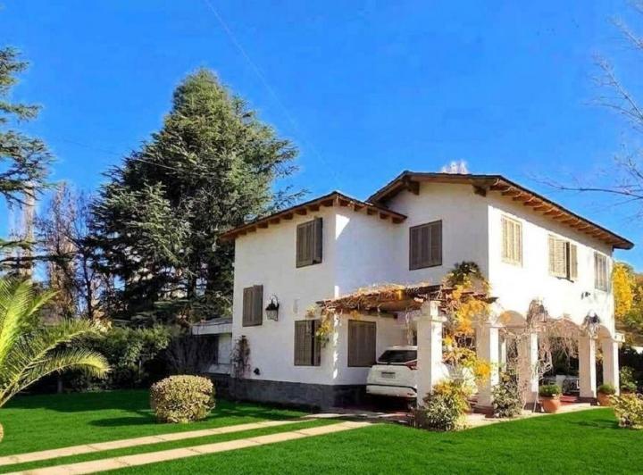 Casa · 190m² · 1 Ambiente · 1 Cochera