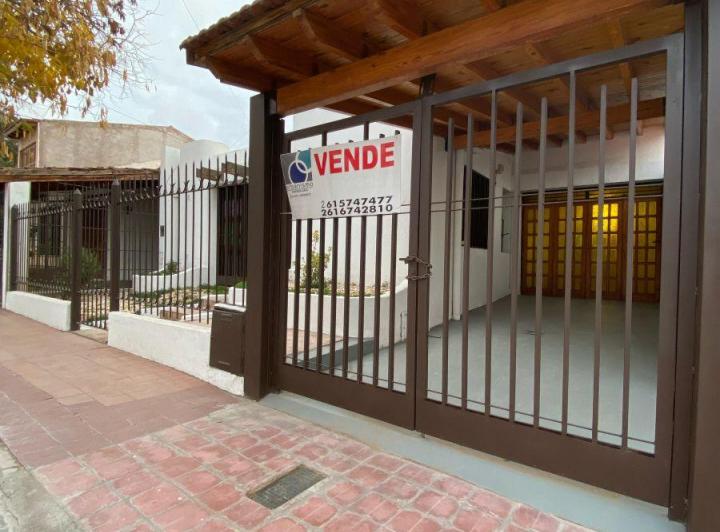 Casa · 180m² · 7 Ambientes · 1 Cochera