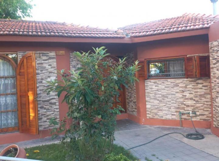 Casa · 100m² · 4 Ambientes · 1 Cochera