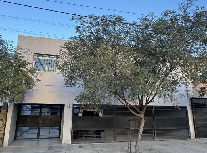 Bodega-Galpón · 47m² · 2 Ambientes · 1 Cochera