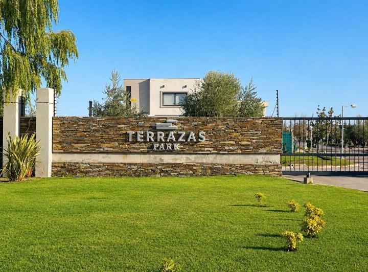 Casa · 152m² · 5 Ambientes · 2 Cocheras