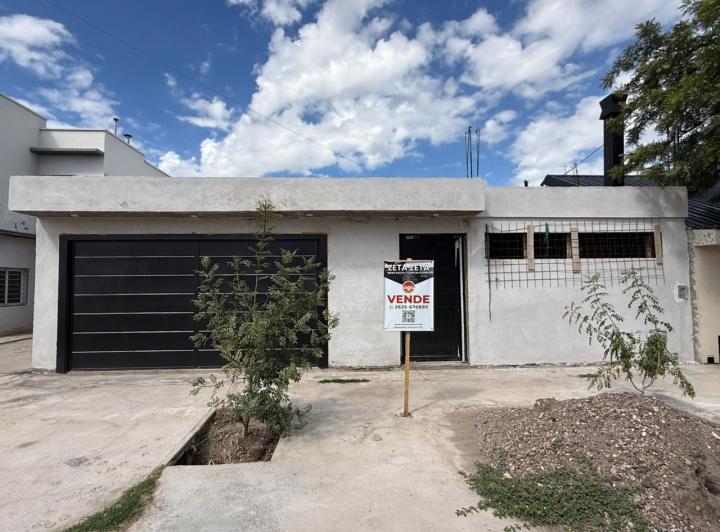 Casa · 117m² · 5 Ambientes · 1 Cochera