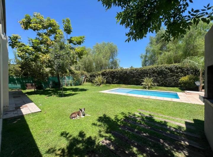 Casa · 170m² · 5 Ambientes · 2 Cocheras