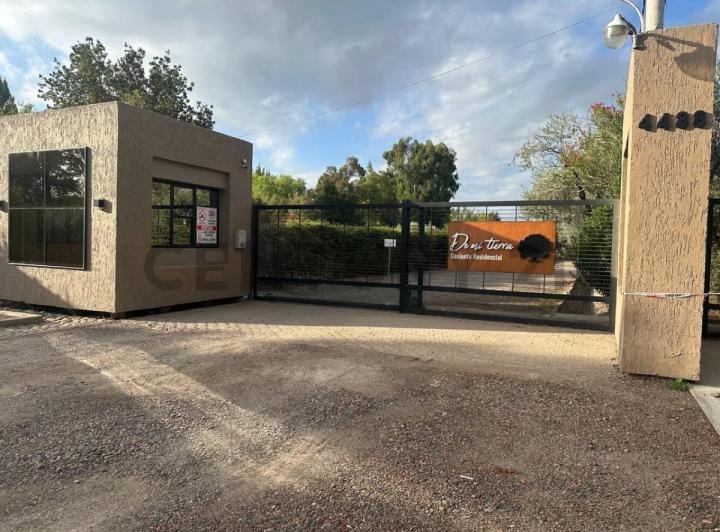 Casa · 220m² · 6 Ambientes · 1 Cochera