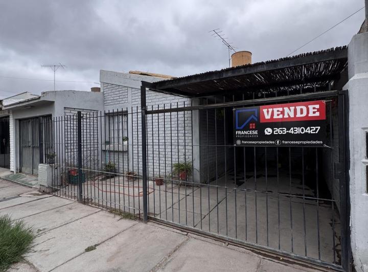 Casa · 148m² · 4 Ambientes · 3 Cocheras