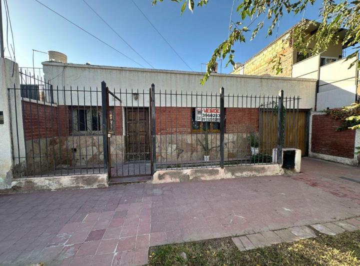 Casa · 114m² · 5 Ambientes · 3 Cocheras