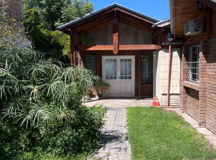Casa · 123m² · 6 Ambientes · 1 Cochera