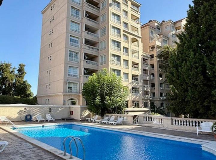 Departamento · 60m² · 4 Ambientes · 1 Cochera