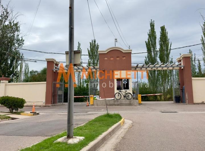 Terreno · 216m²