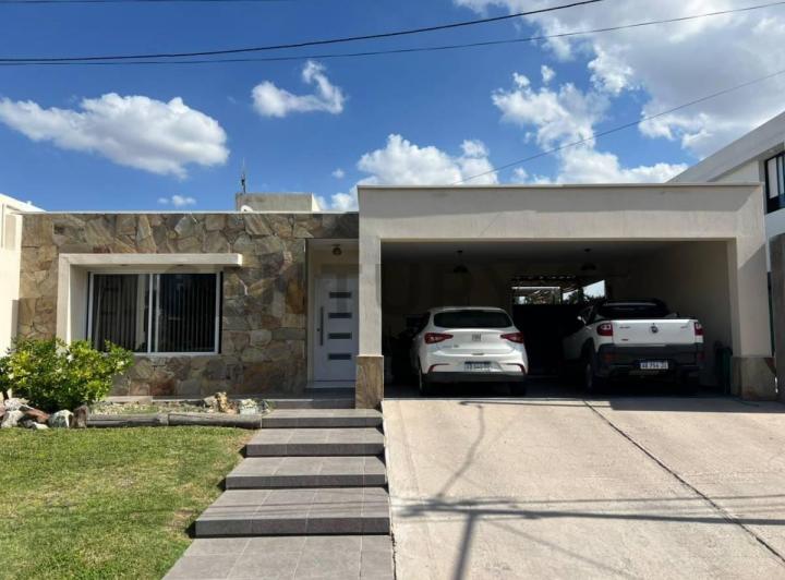 Casa · 190m² · 6 Ambientes · 2 Cocheras