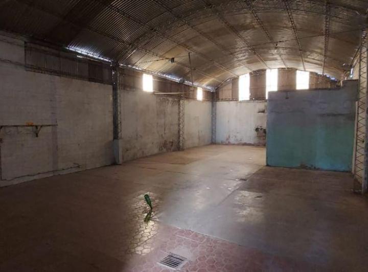 Bodega-Galpón · 324m² · 8 Ambientes