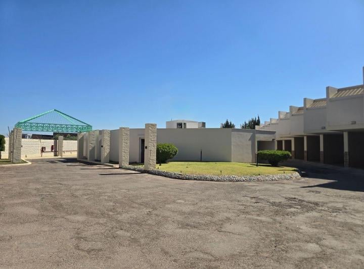 Hotel · 2668m² · 38 Ambientes · 32 Cocheras