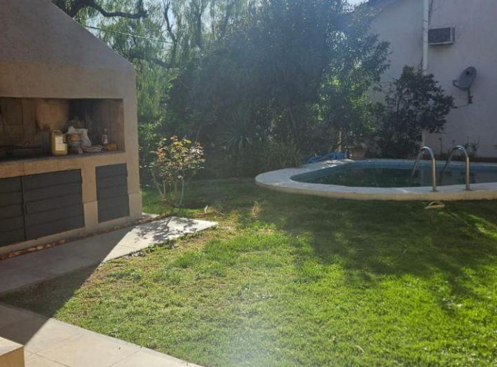 Casa · 350m² · 1 Ambiente · 2 Cocheras