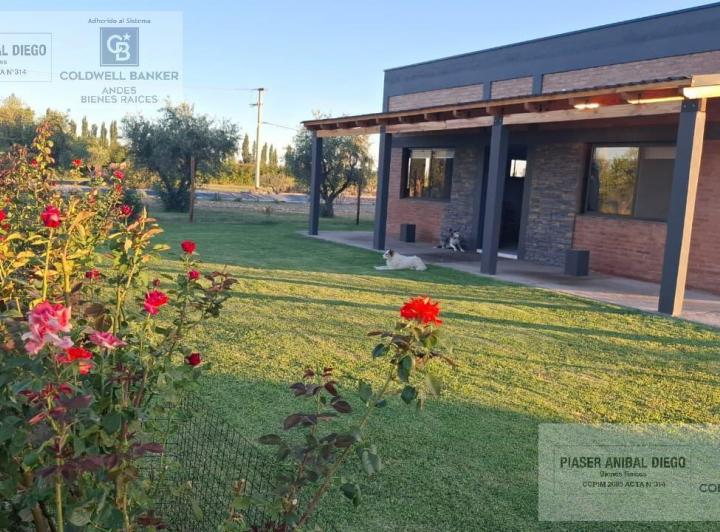 Casa · 121m² · 4 Ambientes · 3 Cocheras