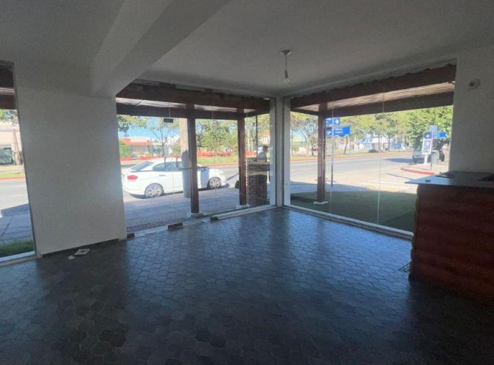 Local comercial · 80m² · 2 Ambientes
