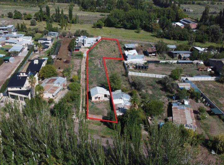 Terreno · 2024m²