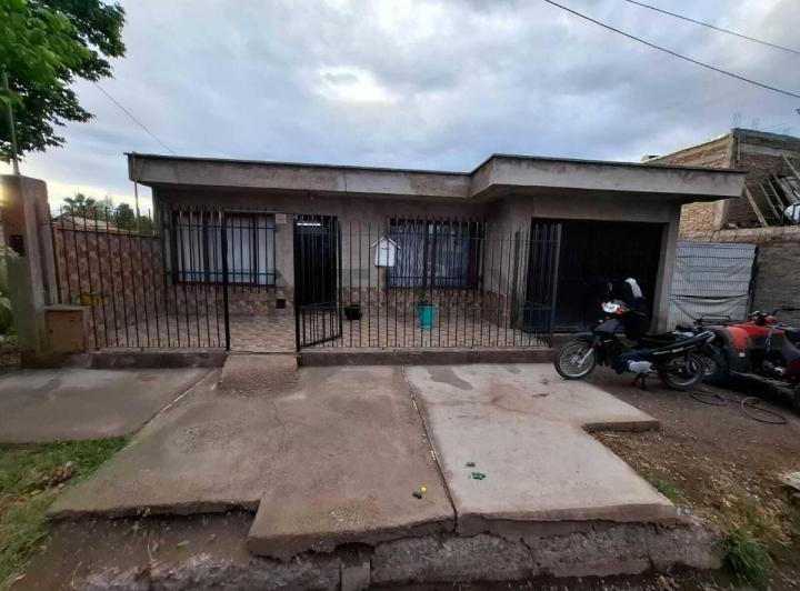 Casa · 1m² · 5 Ambientes