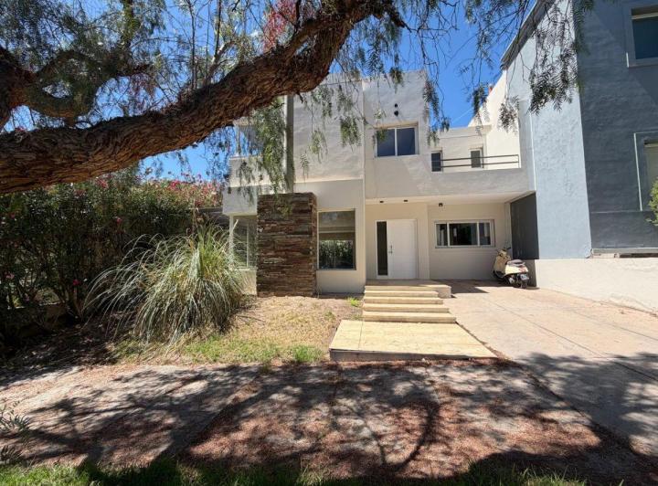 Casa · 189m² · 5 Ambientes