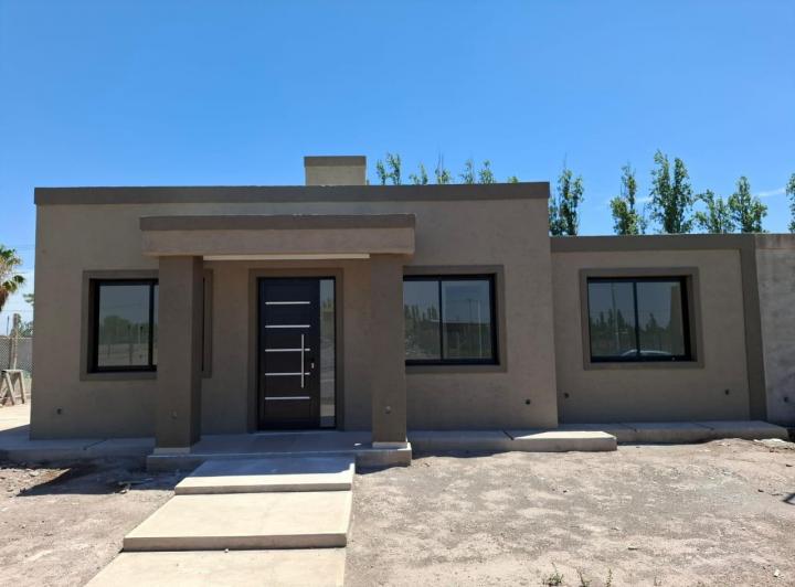 Casa · 72m² · 4 Ambientes · 1 Cochera