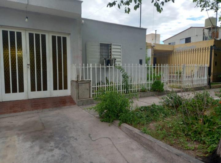 Casa · 117m² · 6 Ambientes · 1 Cochera