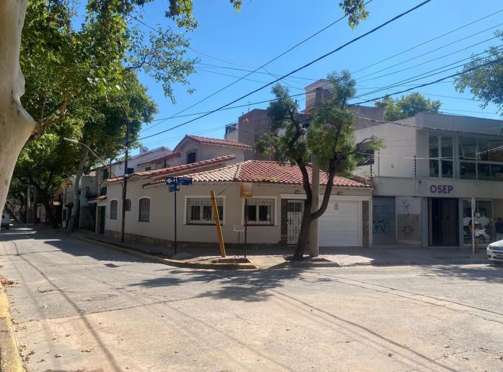 Casa · 136m² · 7 Ambientes · 1 Cochera