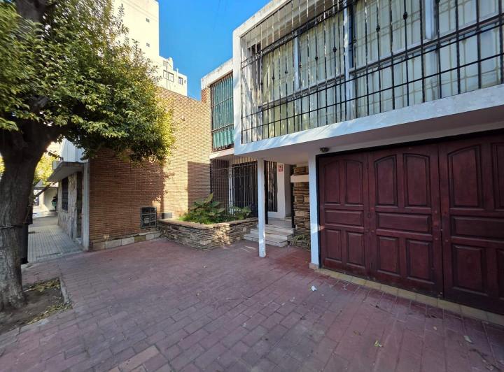 Casa · 350m² · 1 Ambiente