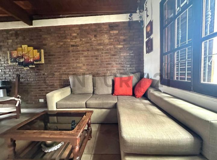 Casa · 166m² · 5 Ambientes · 1 Cochera