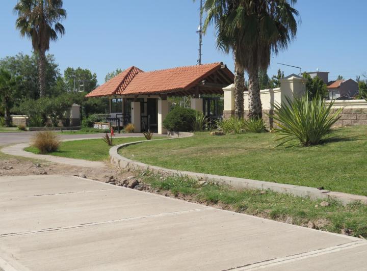Casa · 100m² · 2 Dormitorios · 1 Cochera